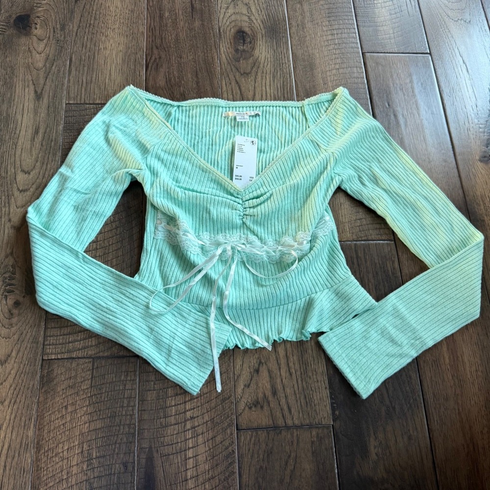Urban Outfitters Kimchi‎ Blue NWT Green Ribbed Lace Trim Top Long Sleeve Medium